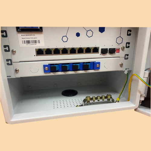 Caja Exterior profesional con switch POE de 8 puertos POE + 2 uplinks