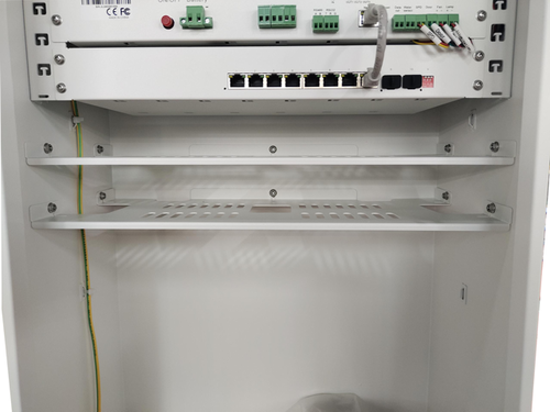 Sistema de Alimentación 24 horas con iluminación nocturna de farola. Total de Energía 480 W. 26 Wh max mas de 18 horas
